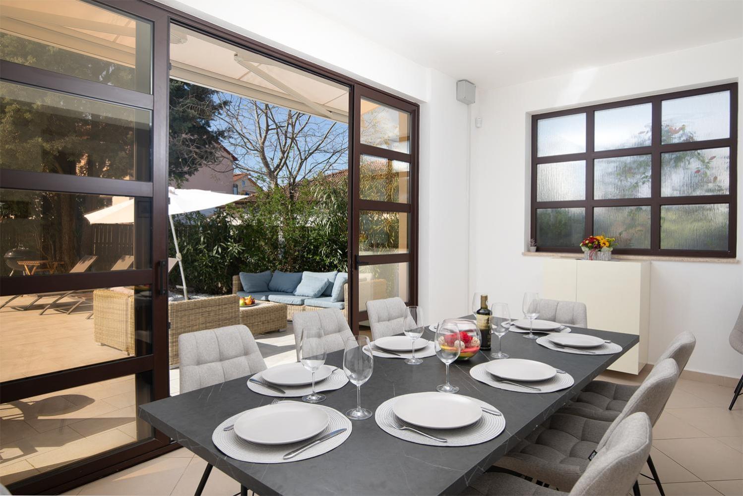 Villa Andrija Family Dream With Heated Pool At The Sea With Beautiful Garden, Outside Cinema And Kids Playground 法扎纳 外观 照片